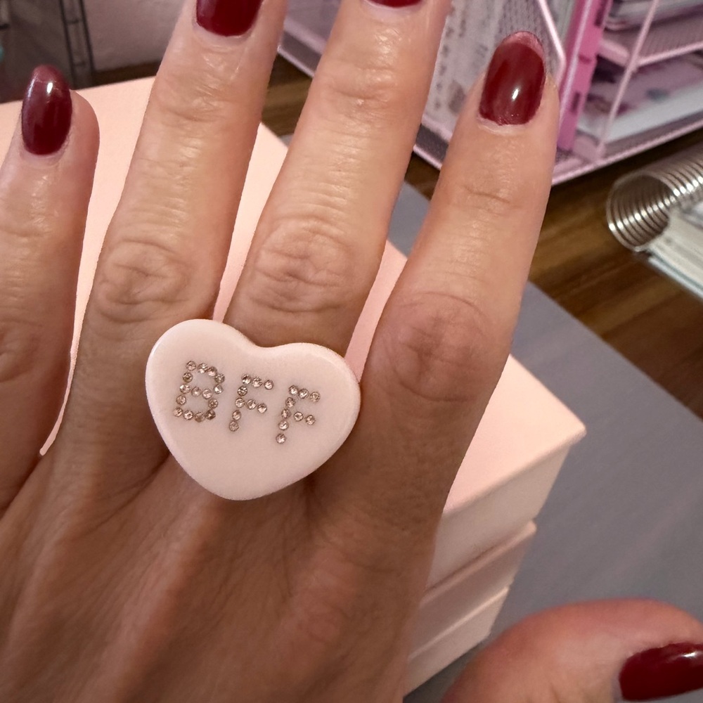Heart-Shaped “Bff” Text Ring - image 3